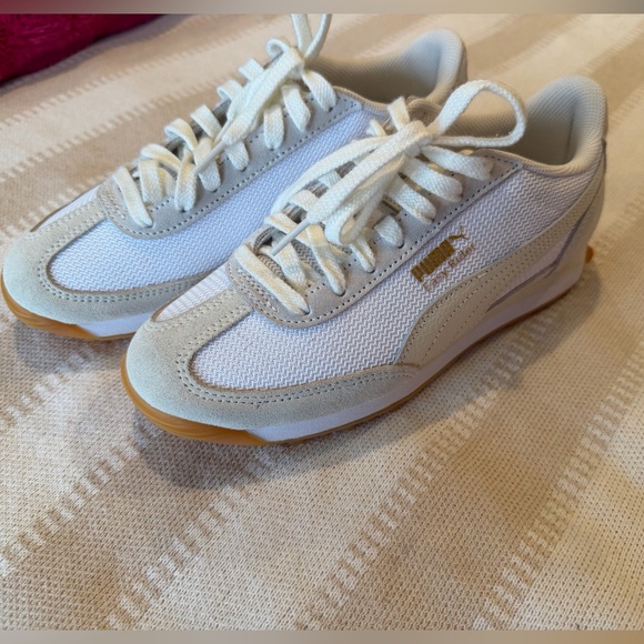 Puma White and Tan Sneakers - Picture 1 of 6